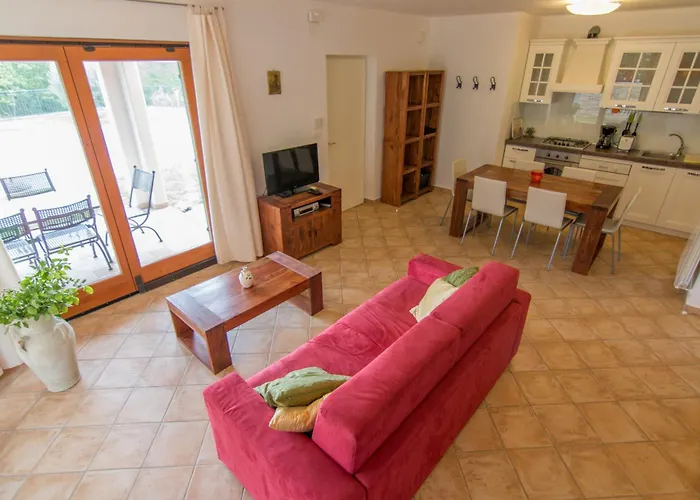 Spacious With View, Ripenda Kras, Shared Pool C Appartamento *
