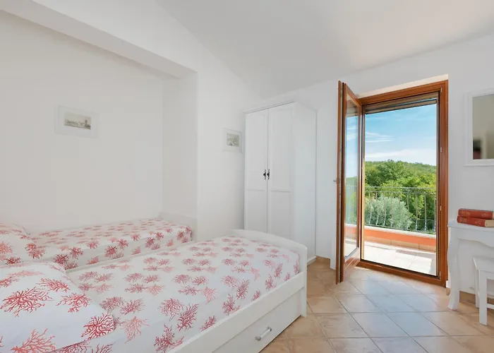Spacious With View, Ripenda Kras, Shared Pool C Ripenda Kras