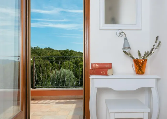Spacious With View, Ripenda Kras, Shared Pool C *
