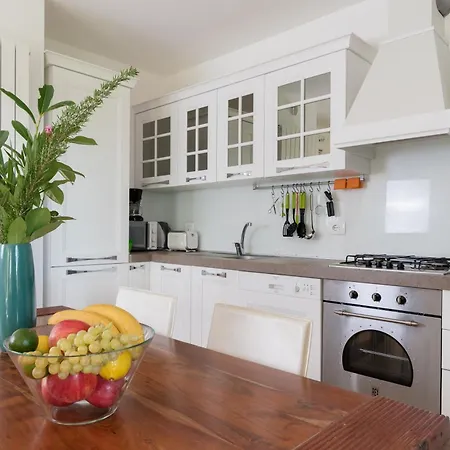 Spacious With Shared Pool And View * Ripenda Kras