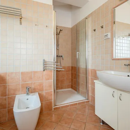 Apartment Spacious With Shared Pool And View *