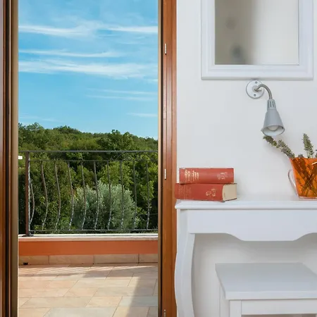 Spacious With View, Ripenda Kras, Shared Pool C *